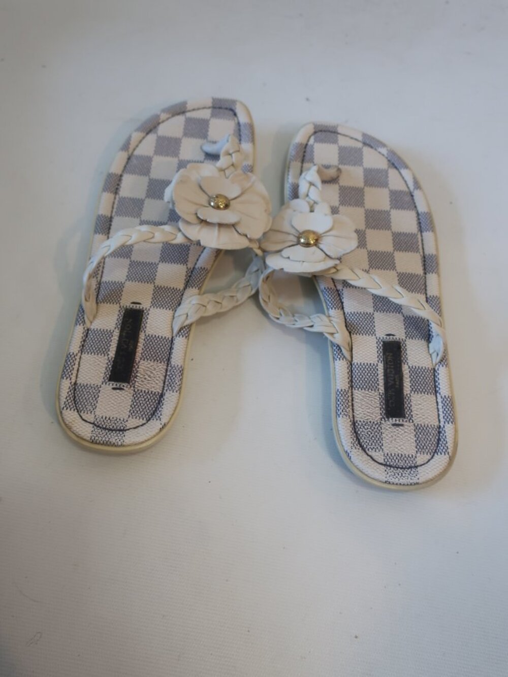 Louis Vuitton Damier Azur Beige, Gray Leather Floral Thong Sandals 38 EU/US 8 - Picture 4 of 11